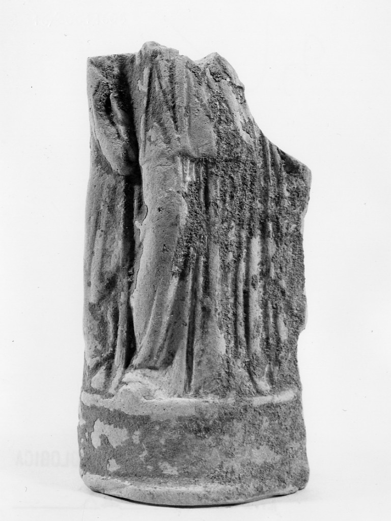 Polyboia (terracotta figurata, culto di Apollo-Hyakinthos) - fabbrica tarantina (secc. IV a.C.-III a.C)