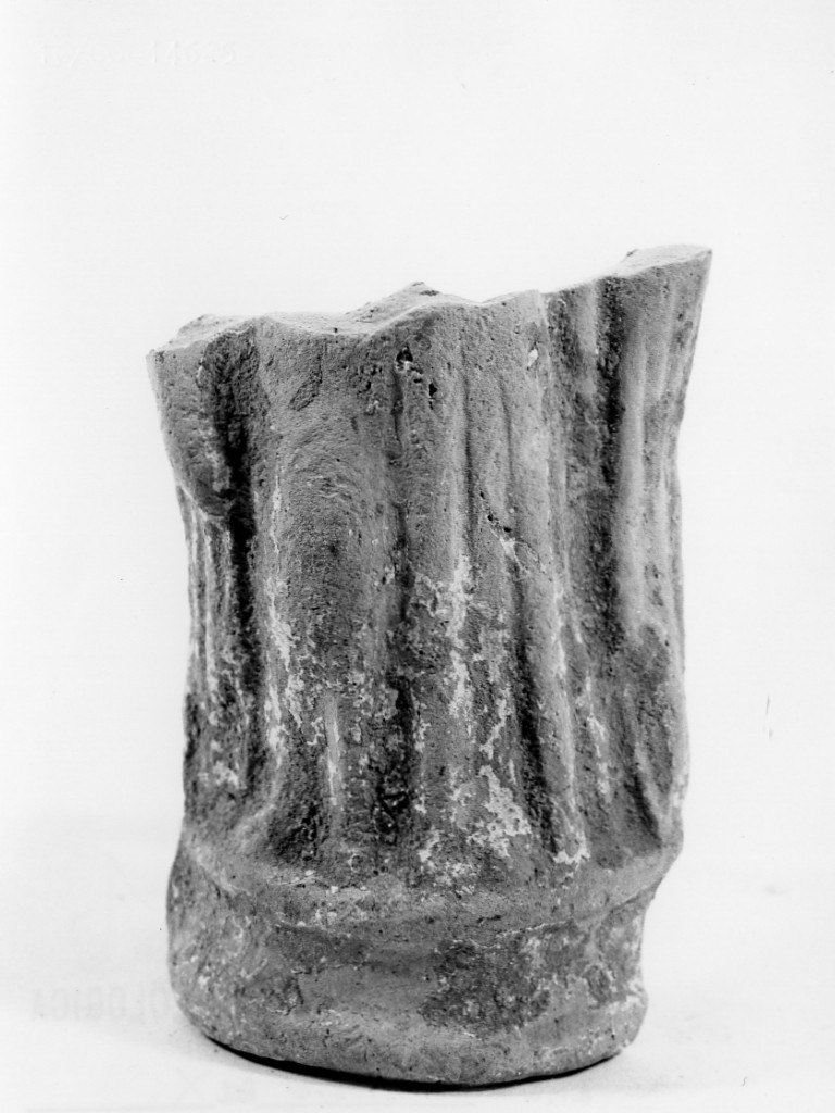 Polyboia (terracotta figurata, culto di Apollo-Hyakinthos) - fabbrica tarantina (secc. IV a.C.-III a.C)