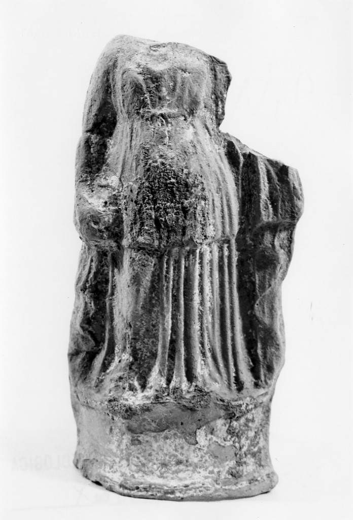 Polyboia (terracotta figurata, culto di Apollo-Hyakinthos) - fabbrica tarantina (secc. IV a.C.-III a.C)