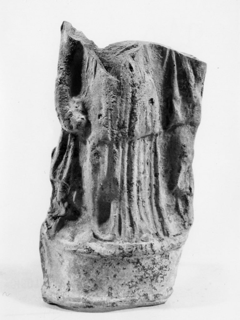 Polyboia (terracotta figurata, culto di Apollo-Hyakinthos) - fabbrica tarantina (secc. IV a.C.-III a.C)