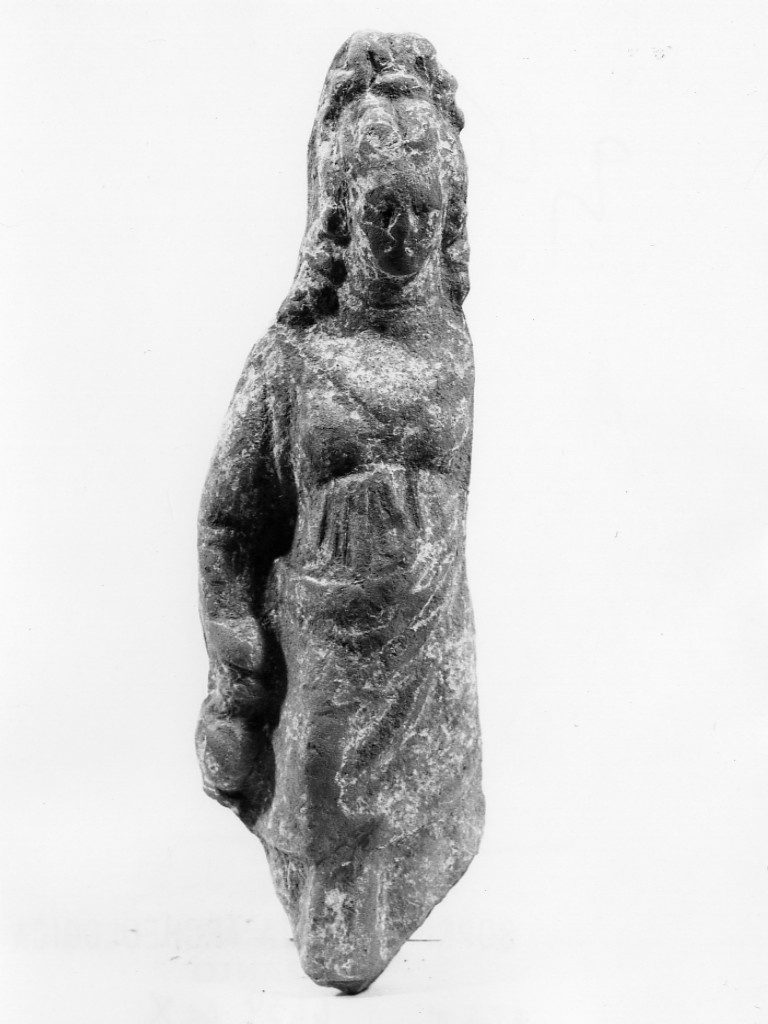 Polyboia (terracotta figurata, culto di Apollo-Hyakinthos) - fabbrica tarantina (secc. IV a.C.-III a.C)