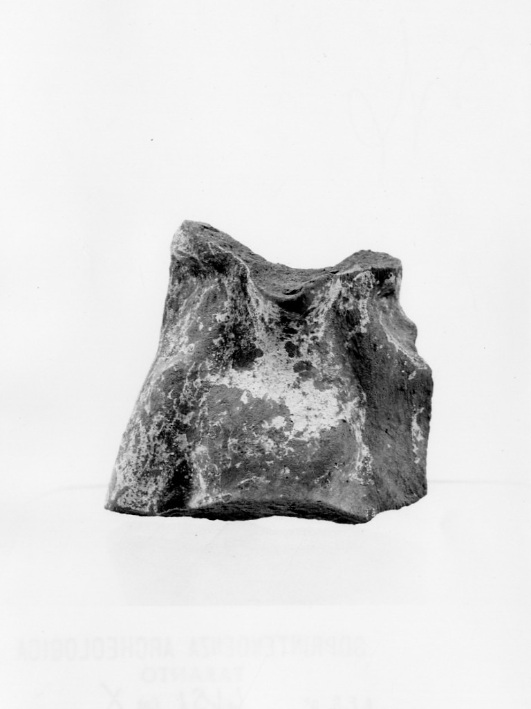 Polyboia (terracotta figurata, culto di Apollo-Hyakinthos) - fabbrica tarantina (secc. IV a.C.-III a.C)