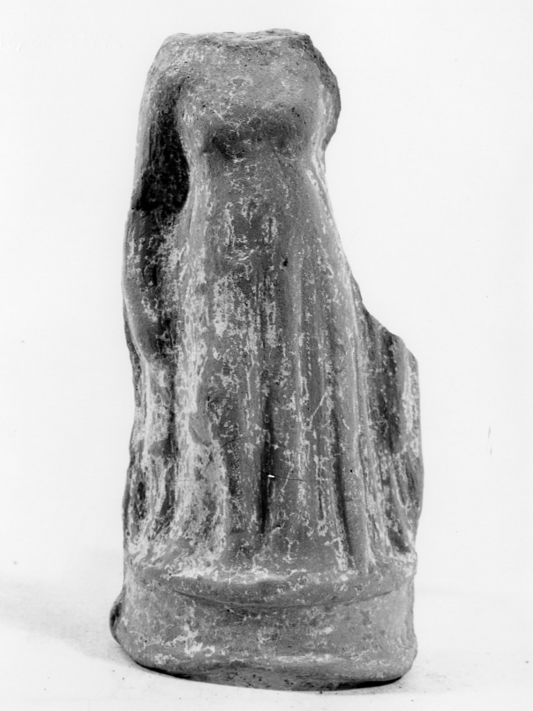 Polyboia (terracotta figurata, culto di Apollo-Hyakinthos) - fabbrica tarantina (secc. IV a.C.-III a.C)