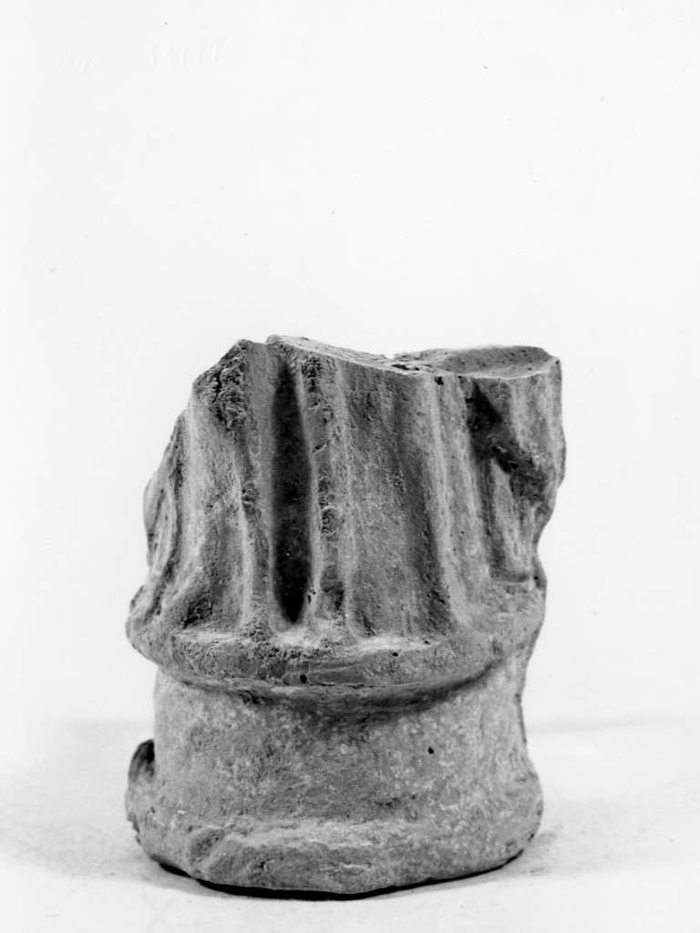 Polyboia (terracotta figurata, culto di Apollo-Hyakinthos) - fabbrica tarantina (secc. IV a.C.-III a.C)