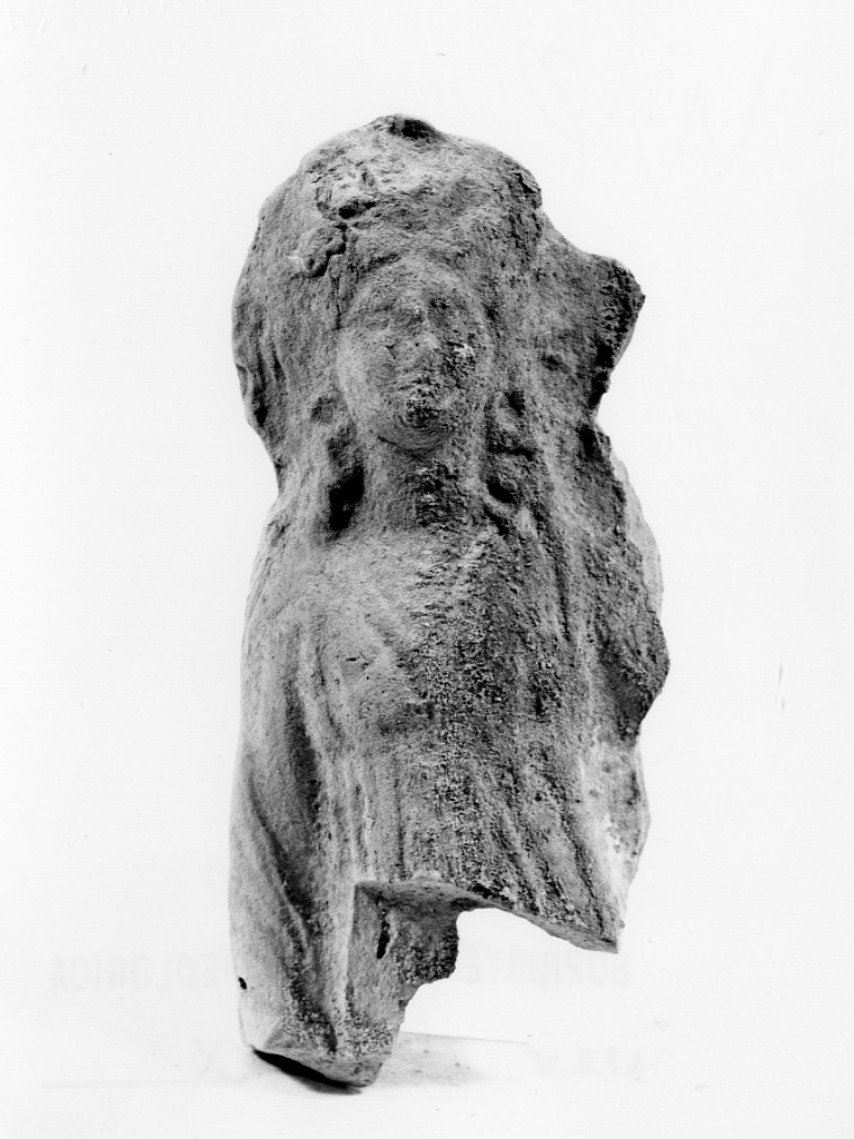 Polyboia (terracotta figurata, culto di Apollo-Hyakinthos) - fabbrica tarantina (secc. IV a.C.-III a.C)