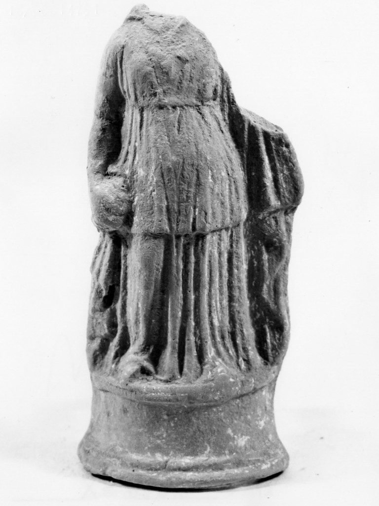 Polyboia (terracotta figurata, culto di Apollo-Hyakinthos) - fabbrica tarantina (secc. IV a.C.-III a.C)