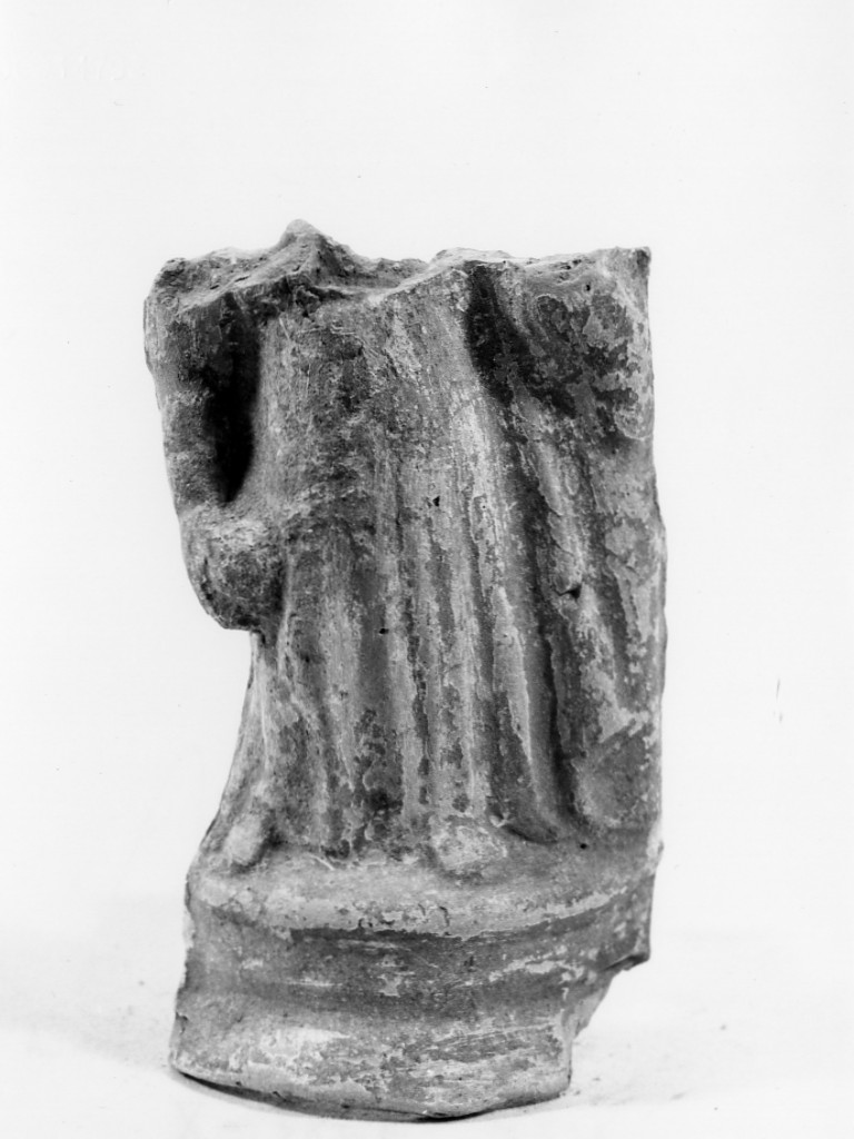 Polyboia (terracotta figurata, culto di Apollo-Hyakinthos) - fabbrica tarantina (secc. IV a.C.-III a.C)