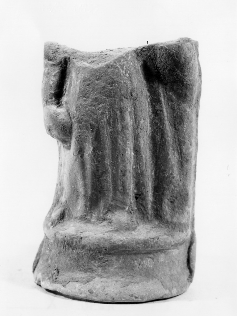 Polyboia (terracotta figurata, culto di Apollo-Hyakinthos) - fabbrica tarantina (secc. IV a.C.-III a.C)