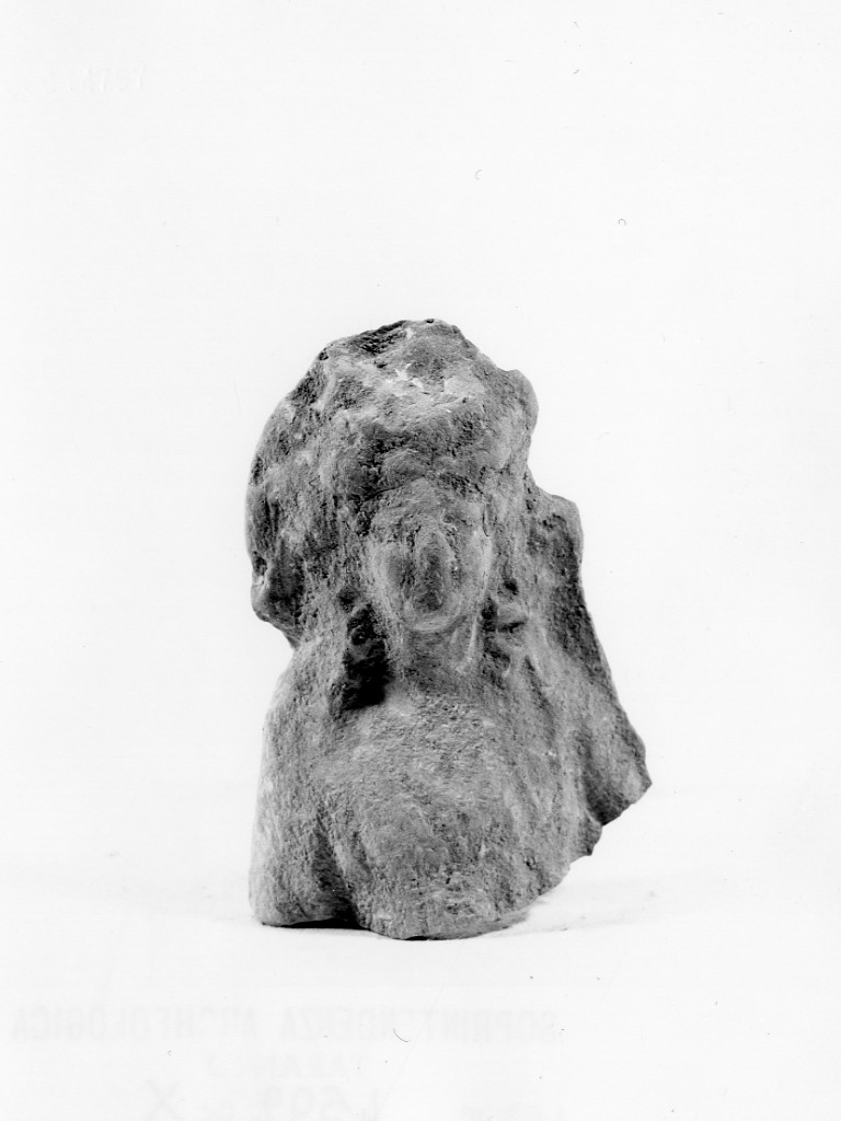 Polyboia (terracotta figurata, culto di Apollo-Hyakinthos) - fabbrica tarantina (secc. IV a.C.-III a.C)