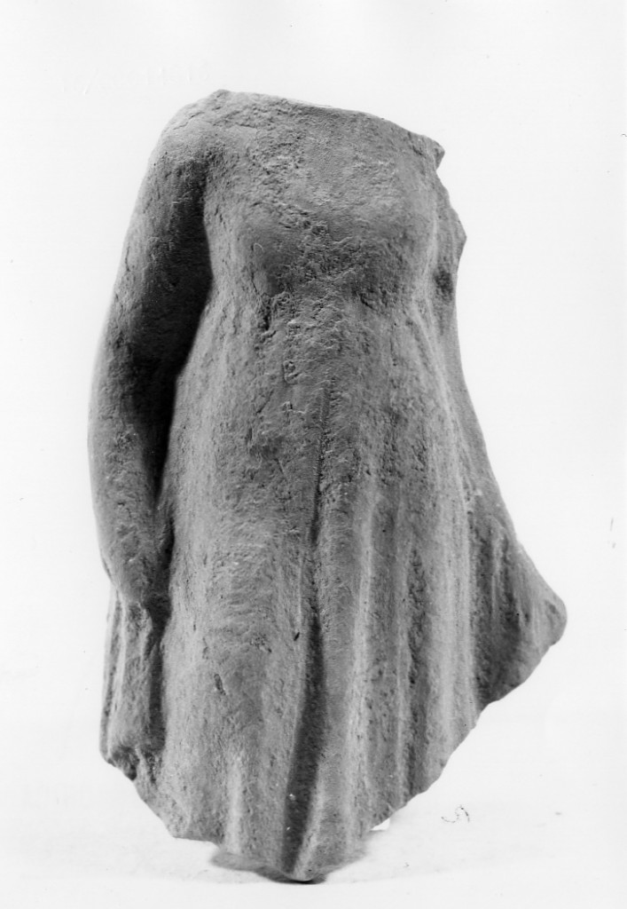 Polyboia (terracotta figurata, culto di Apollo-Hyakinthos) - fabbrica tarantina (secc. IV a.C.-III a.C)
