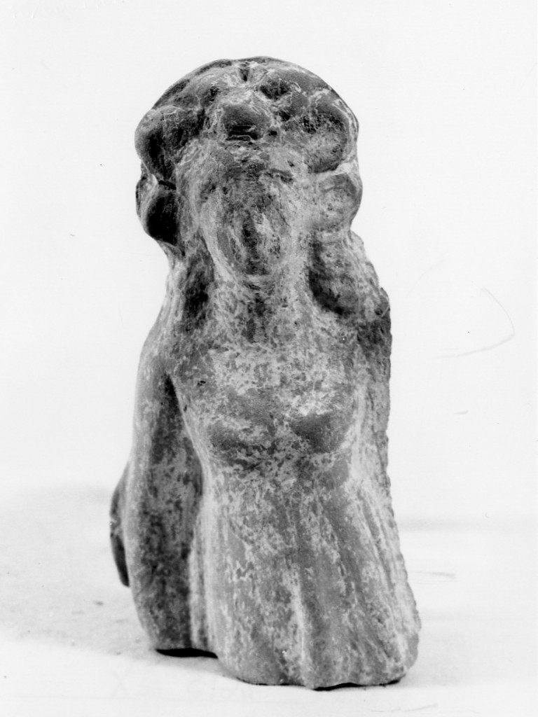 Polyboia (terracotta figurata, culto di Apollo-Hyakinthos) - fabbrica tarantina (secc. IV a.C.-III a.C)
