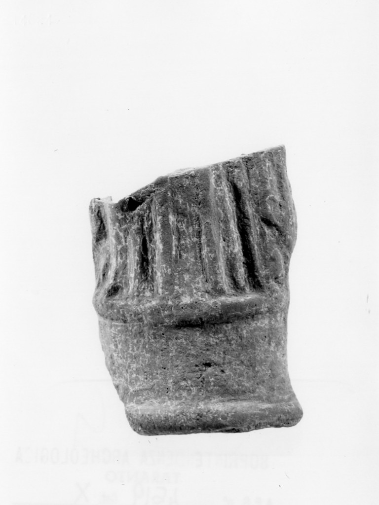 Polyboia (terracotta figurata, culto di Apollo-Hyakinthos) - fabbrica tarantina (secc. IV a.C.-III a.C)