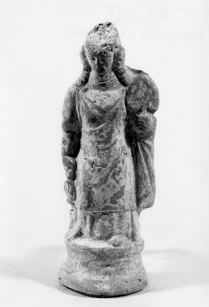 Polyboia (terracotta figurata, culto di Apollo-Hyakinthos) - fabbrica tarantina (secc. IV a.C.-III a.C)
