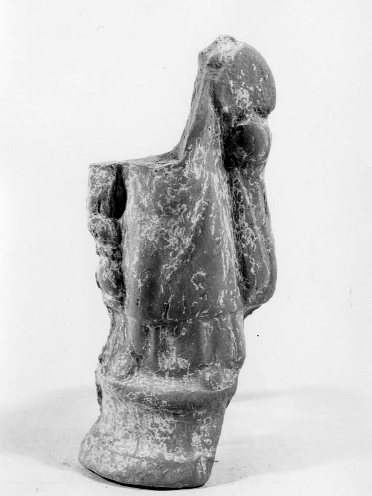 Polyboia (terracotta figurata, culto di Apollo-Hyakinthos) - fabbrica tarantina (secc. IV a.C.-III a.C)