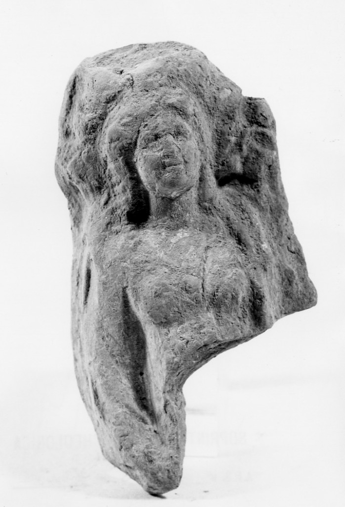 Polyboia (terracotta figurata, culto di Apollo-Hyakinthos) - fabbrica tarantina (secc. IV a.C.-III a.C)