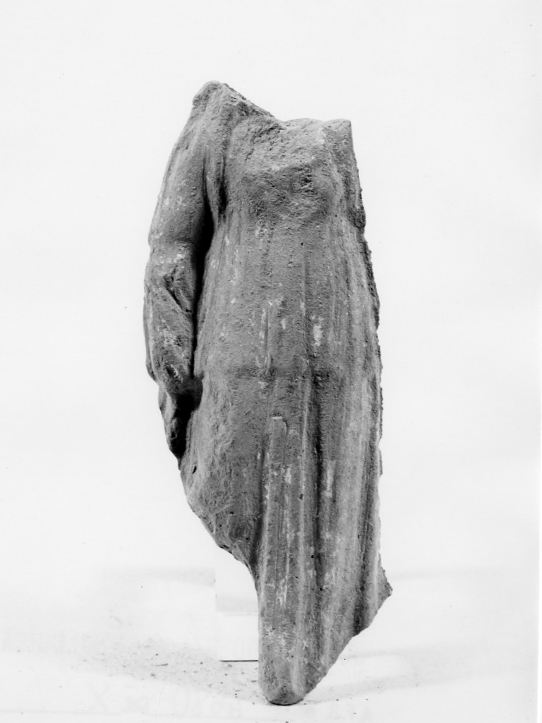 Polyboia (terracotta figurata, culto di Apollo-Hyakinthos) - fabbrica tarantina (secc. IV a.C.-III a.C)
