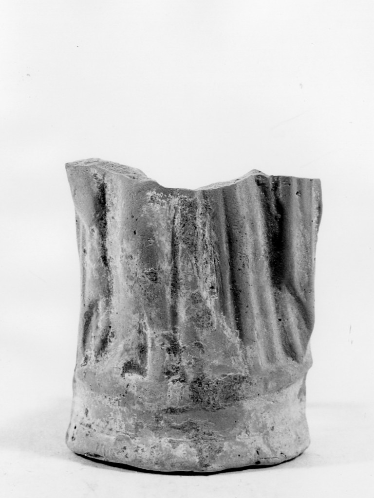 Polyboia (terracotta figurata, culto di Apollo-Hyakinthos) - fabbrica tarantina (secc. IV a.C.-III a.C)