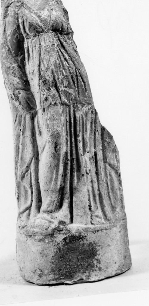 Polyboia (terracotta figurata, culto di Apollo-Hyakinthos) - fabbrica tarantina (secc. IV a.C.-III a.C)