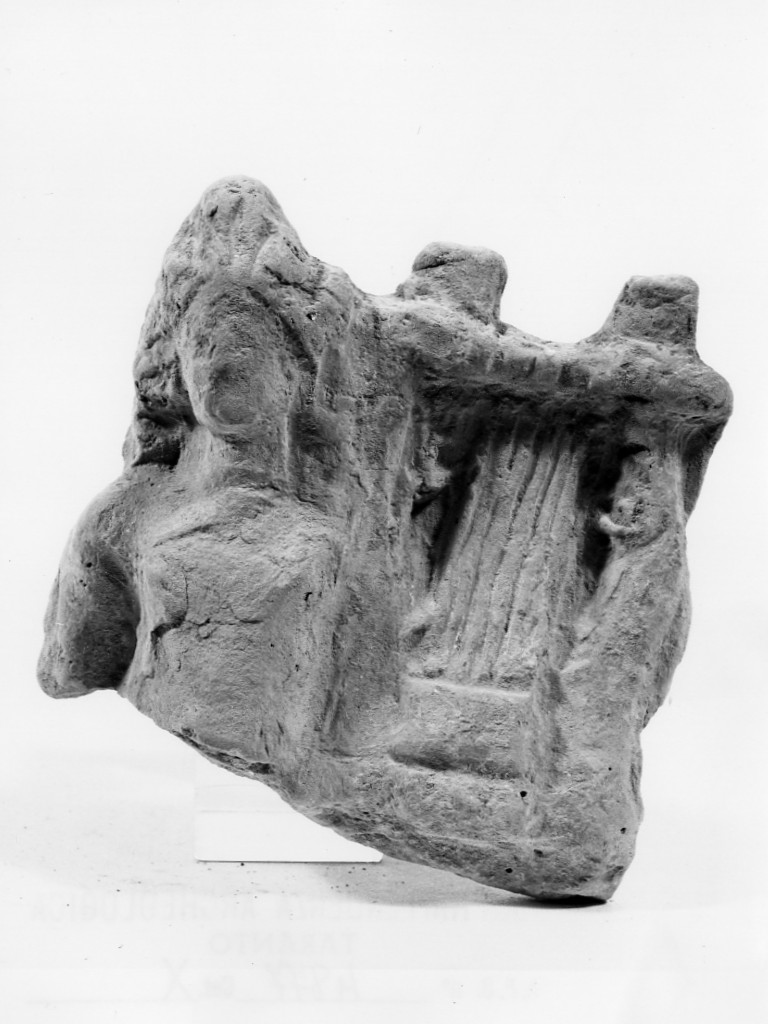 Apollo-Hyakinthos (terracotta figurata) - fabbrica tarantina (sec. III a.C)