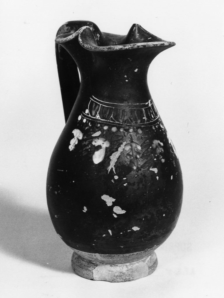 oinochoe a bocca trilobata - fabbrica locale (sec. IV a.C)