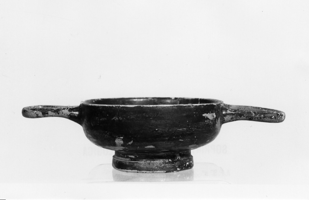 tazza - fabbrica locale (sec. IV a.C)