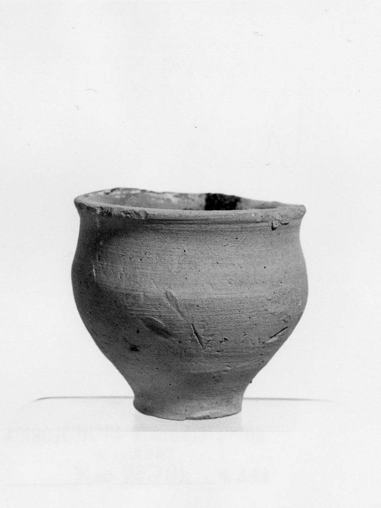 olla miniaturistica - fabbrica locale (sec. IV a.C)