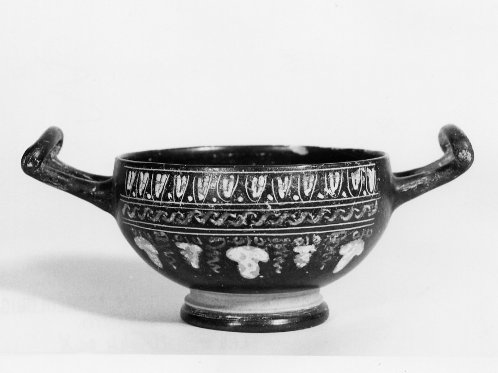 tazza - fabbrica locale (sec. IV a.C)