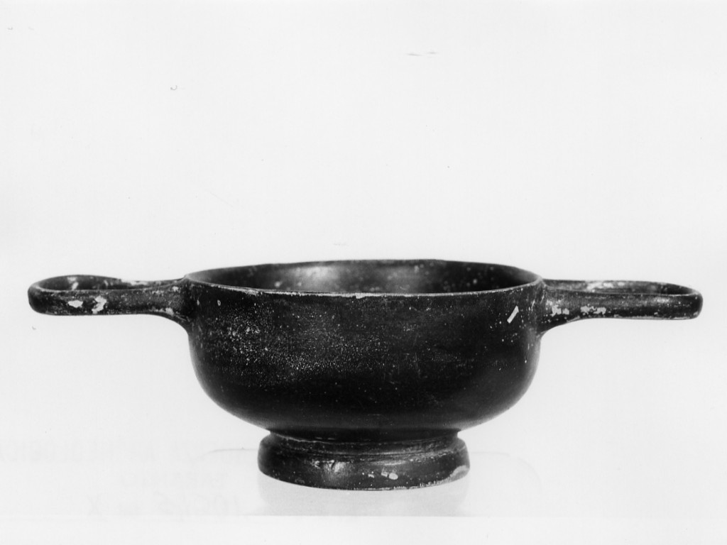 tazza - fabbrica locale (sec. IV a.C)