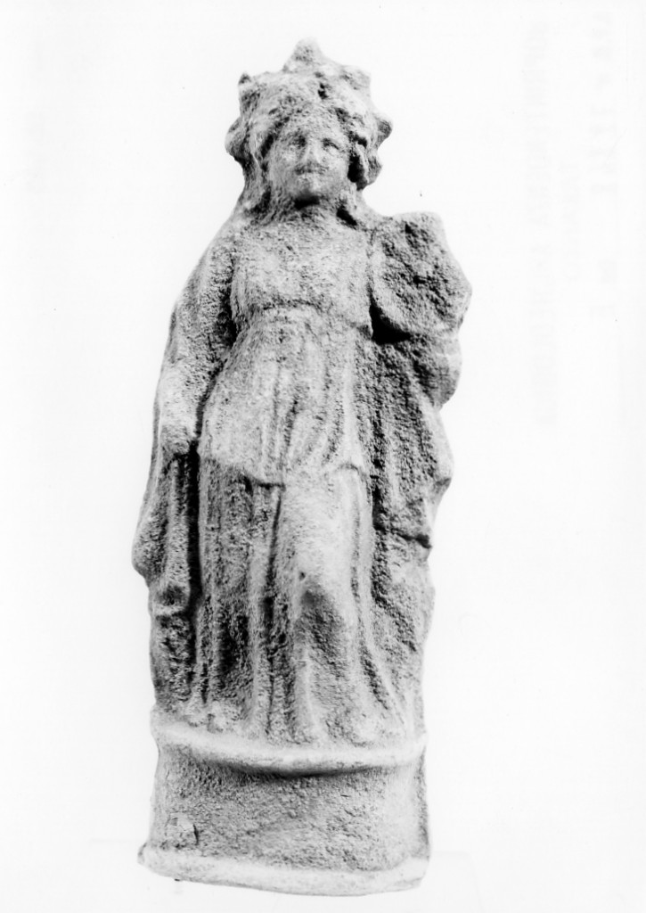 Polyboia (terracotta figurata, culto di Apollo-Hyakinthos) - fabbrica tarantina (secc. IV a.C.-III a.C)