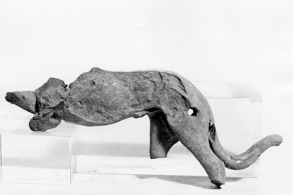 leone (applique) - fabbrica tarantina (secc. IV a.C.-III a.C)