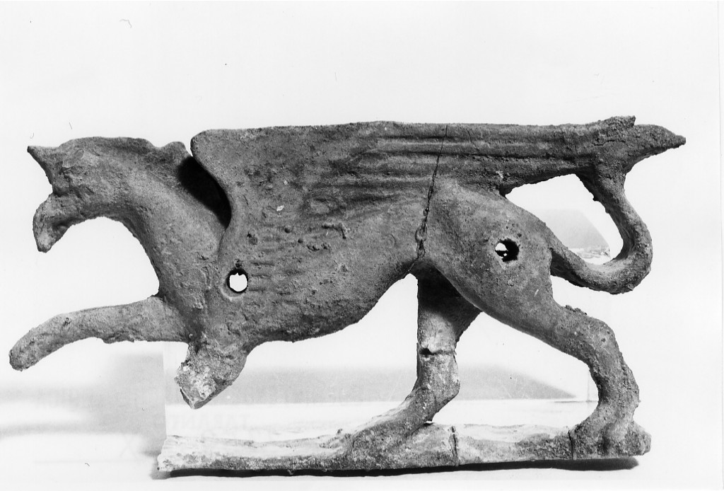 grifo (applique) - fabbrica tarantina (secc. IV a.C.-III a.C)