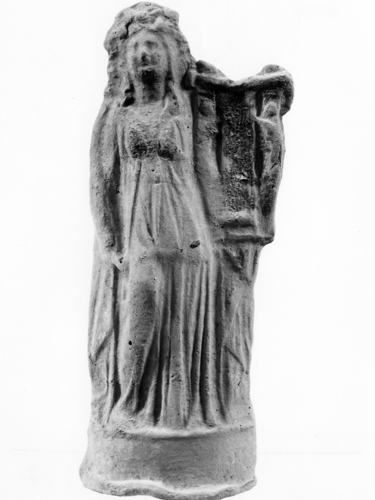 Polyboia (terracotta figurata, culto di Apollo-Hyakinthos) - fabbrica tarantina (secc. IV a.C.-III a.C)