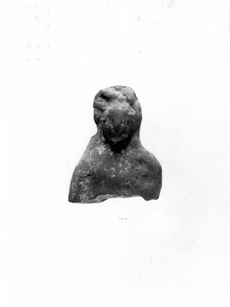 Polyboia (terracotta figurata/ frammento, culto di Apollo-Hyakinthos) - fabbrica tarantina (secc. IV a.C.-III a.C)