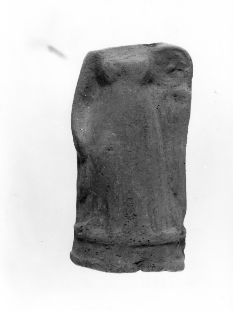 Polyboia (terracotta figurata, culto di Apollo-Hyakinthos) - fabbrica tarantina (secc. IV a.C.-III a.C)