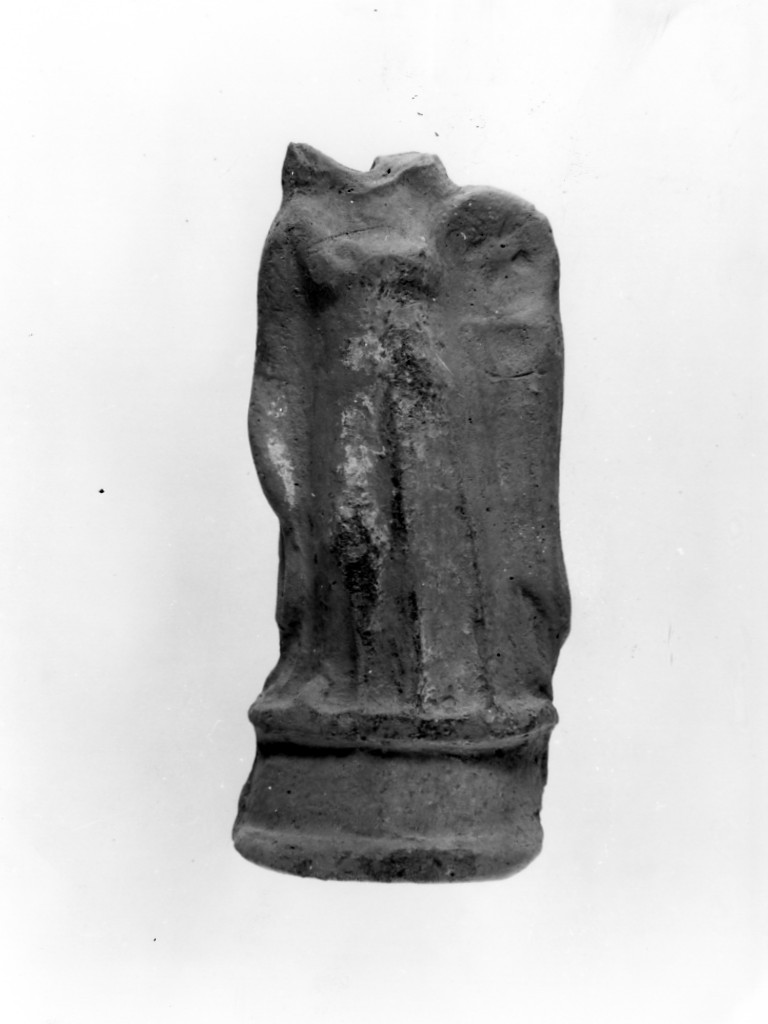 Polyboia (terracotta figurata, culto di Apollo-Hyakinthos) - fabbrica tarantina (secc. IV a.C.-III a.C)