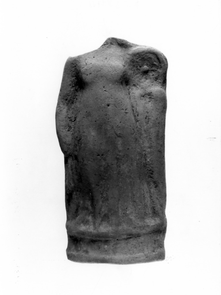 Polyboia (terracotta figurata, culto di Apollo-Hyakinthos) - fabbrica tarantina (secc. IV a.C.-III a.C)