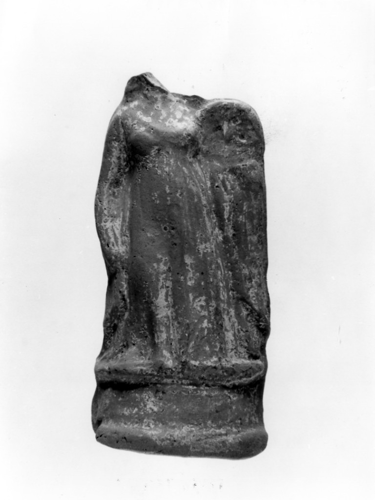 Polyboia (terracotta figurata, culto di Apollo-Hyakinthos) - fabbrica tarantina (secc. IV a.C.-III a.C)