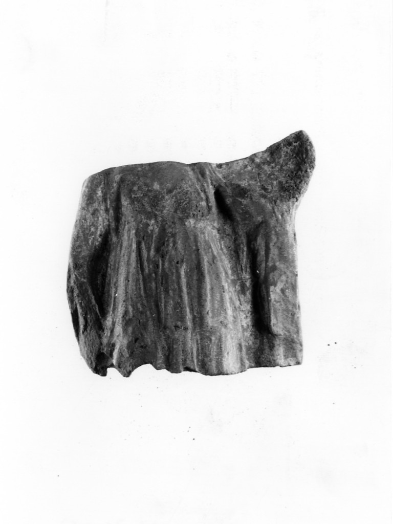 Polyboia (terracotta figurata/ frammento, culto di Apollo-Hyakinthos) - fabbrica tarantina (secc. IV a.C.-III a.C)