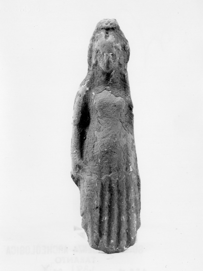 Polyboia (terracotta figurata, culto di Apollo-Hyakinthos) - fabbrica tarantina (secc. IV a.C.-III a.C)