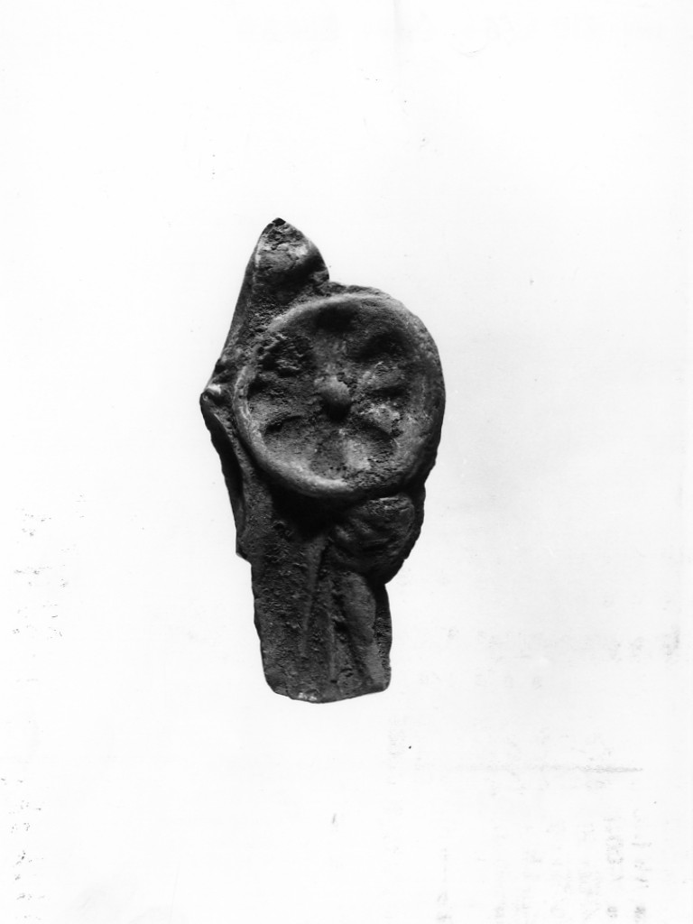 terracotta figurata/ frammento, culto di Apollo-Hyakinthos - fabbrica tarantina (secc. IV a.C.-III a.C)