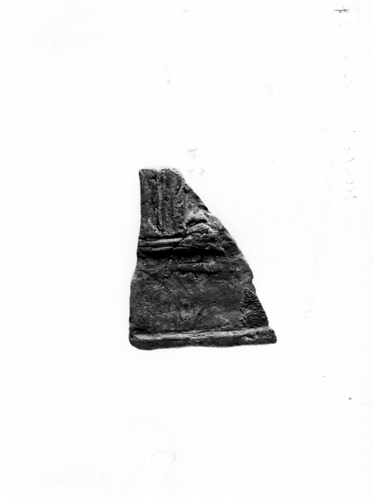 terracotta figurata/ frammento, culto di Apollo-Hyakinthos - fabbrica tarantina (secc. IV a.C.-III a.C)