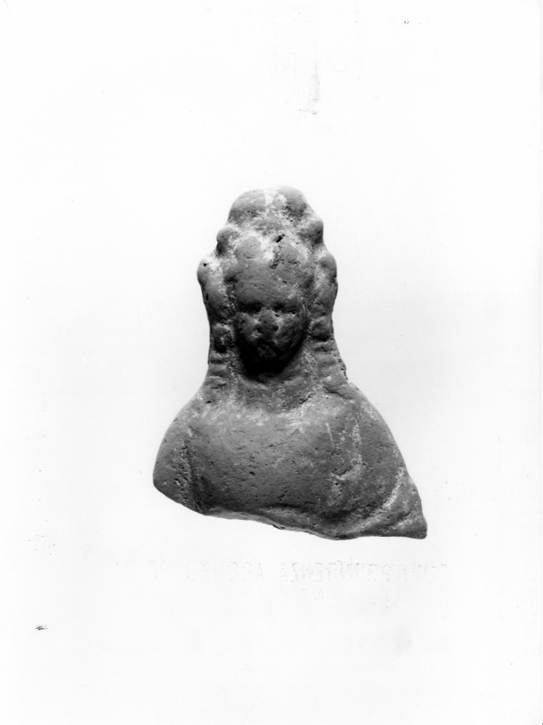 Polyboia (terracotta figurata, culto di Apollo-Hyakinthos) - fabbrica tarantina (secc. IV a.C.-III a.C)