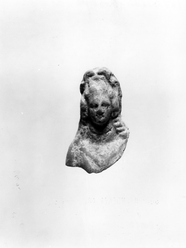 Polyboia (terracotta figurata, culto di Apollo-Hyakinthos) - fabbrica tarantina (secc. IV a.C.-III a.C)