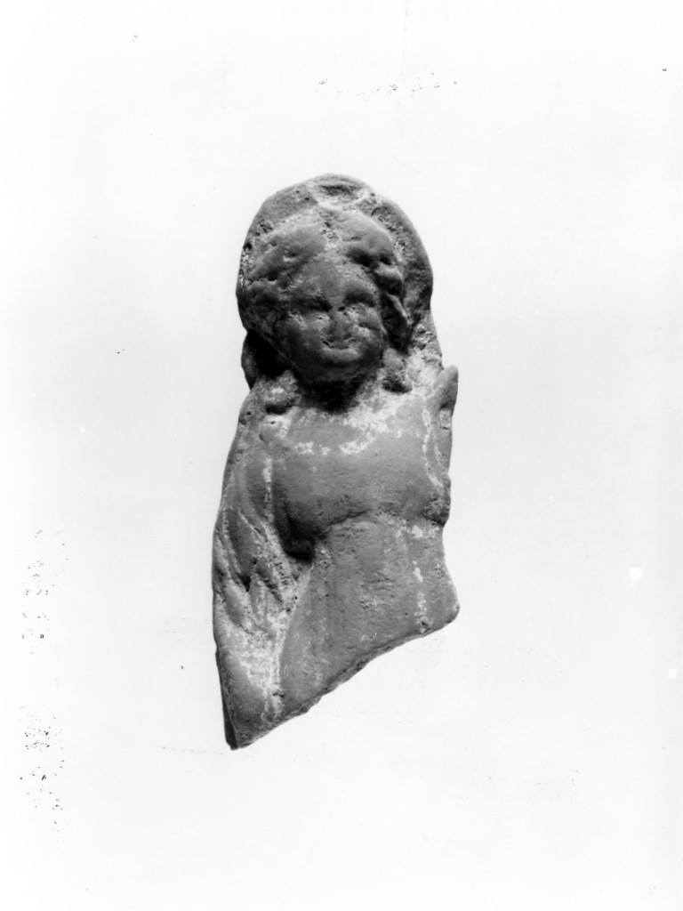 Polyboia (terracotta figurata/ frammento, culto di Apollo-Hyakinthos) - fabbrica tarantina (secc. IV a.C.-III a.C)