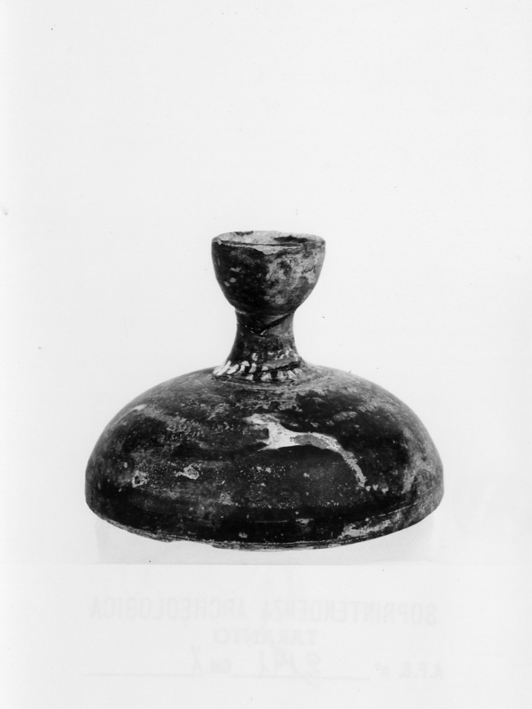 lekythos - fabbrica apula (secc. IV a.C.-III a.C)