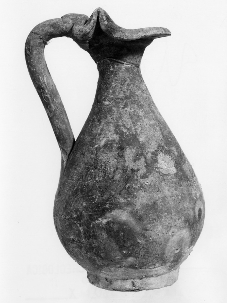 oinochoe a bocca trilobata - fabbrica locale (sec. IV a.C.-III a.C)