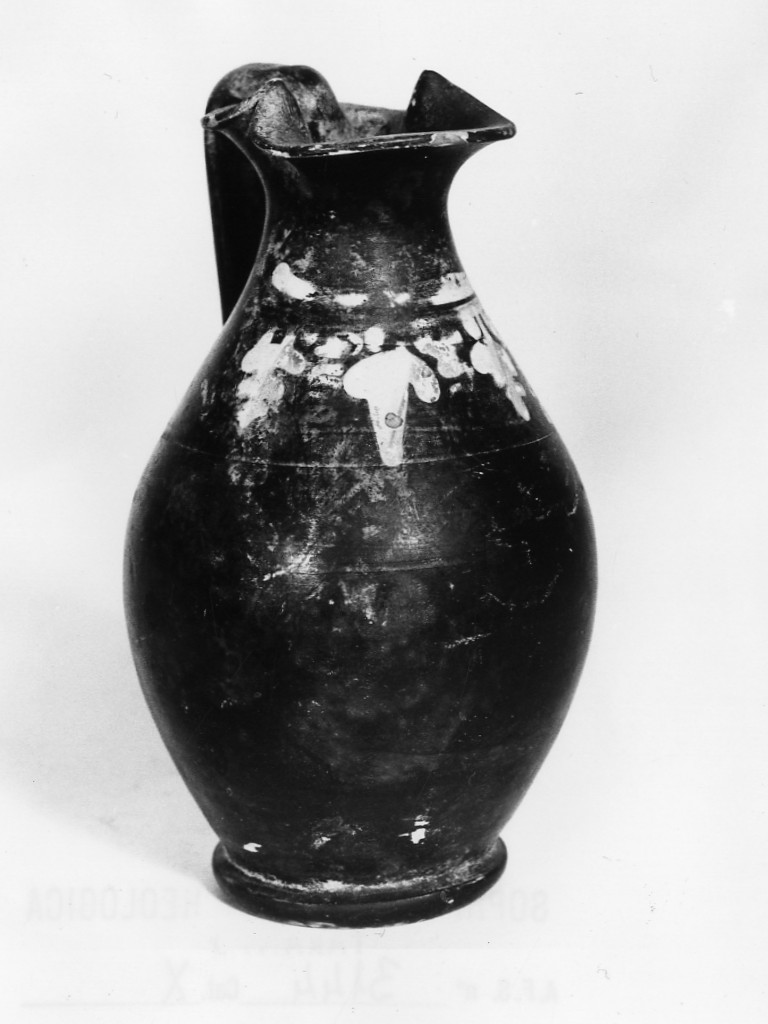 oinochoe a bocca trilobata - fabbrica tarantina (fine/ inizio secc. IV a.C.-III a.C)