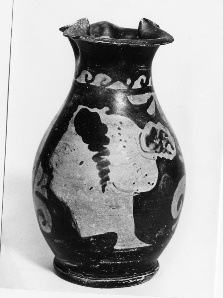 oinochoe a bocca trilobata - vicina al "Copenaghen Groups" (sec. IV a.C)