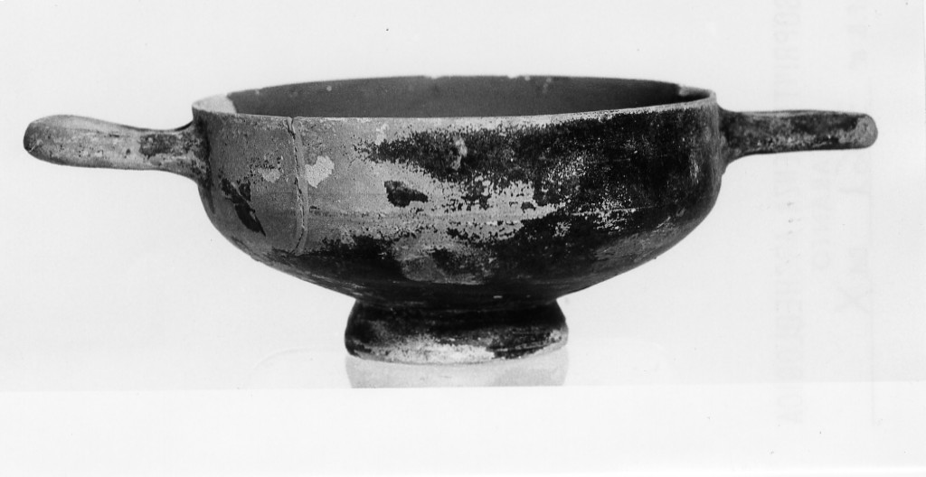 tazza - fabbrica tarantina (inizio sec. III a.C)
