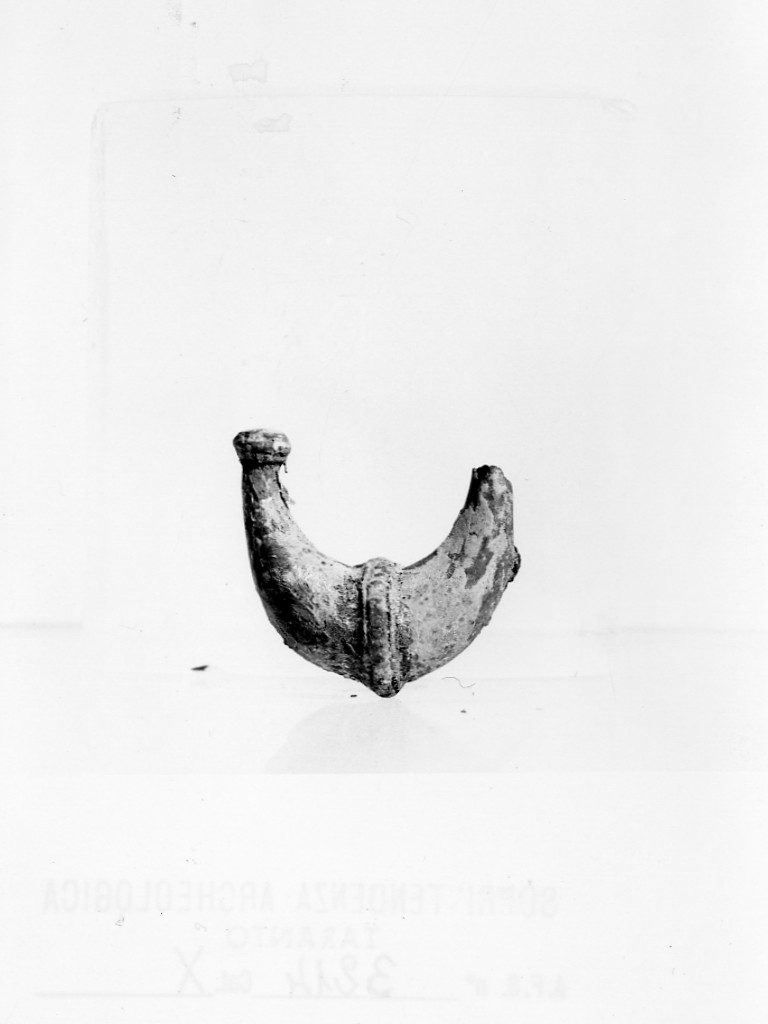 orecchino - fabbrica tarantina (seconda metà sec. IV a.C)